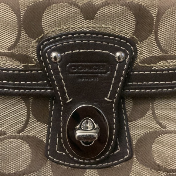 Coach wristlet - Picture 4 of 6